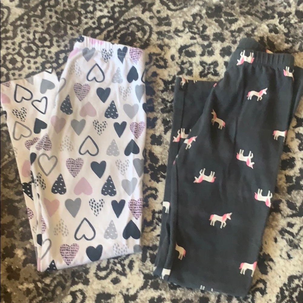 2 pair of leggings